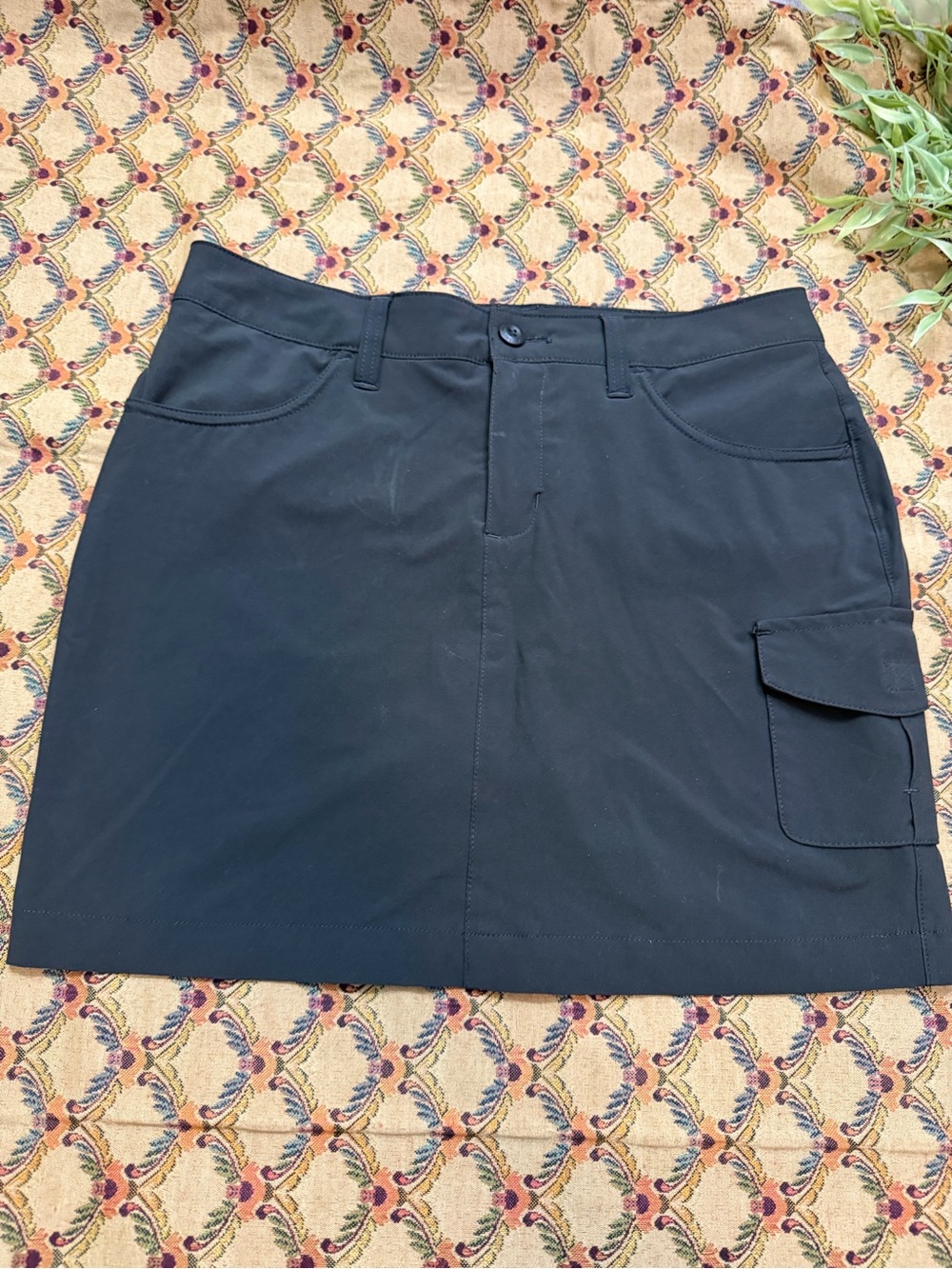 Black skort